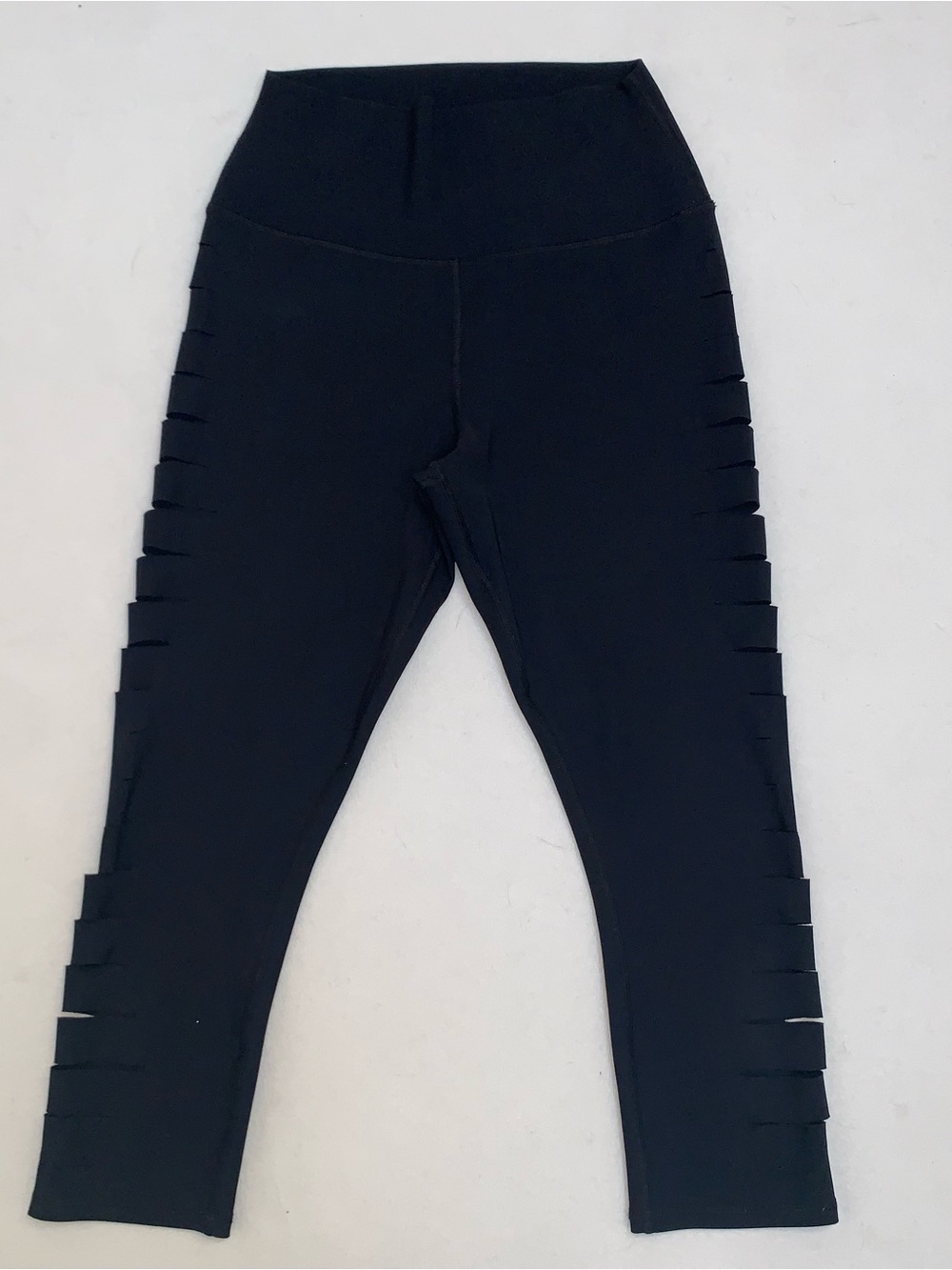ALO YOGA High Waist Slice Cutout Cropped Leggings Black Airbrush Distressed Sz S